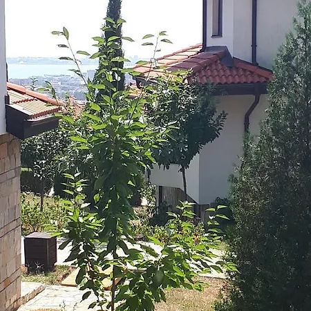 Bay View Villas Kosharitsa Apartamento *