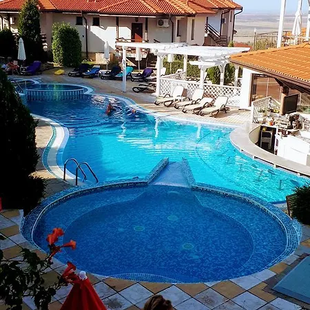 Bay View Villas Kosharitsa Apartamento *